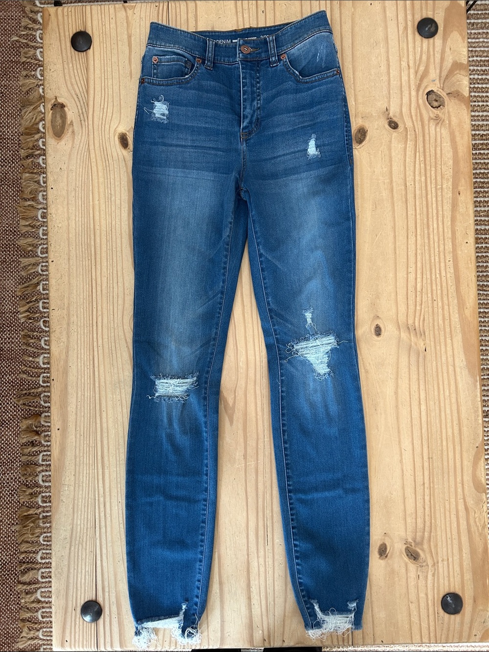 INC Denim Essex Women's Super Skinny Distressed Jeans in Dark Blue- Size 2/26